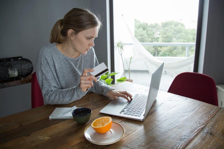 How Shopify Blogs Help Ecommerce Stores Grow